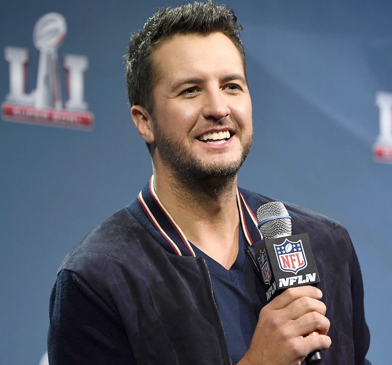 Luke Bryan, Luke Bryan Super Bowl 2017, Luke Bryan Superbowl 2017, Luke Bryan National Anthem Singer, Luke Bryan Singing National Anthem, Luke Bryan Super Bowl 2017 Singer, Super Bowl 2017 Performers, Super Bowl 51 Performers