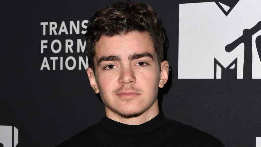 Callie Aaron The Fosters, Callie's boyfriend on The Fosters, who is callie dating on the fosters, who plays aaron on the fosters, the fosters as elliot fletcher, elliot fletcher transgender