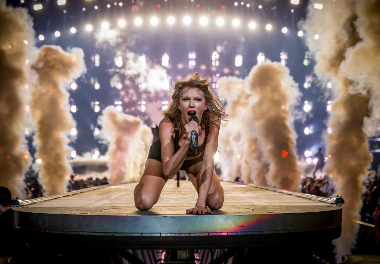 Taylor Swift snakes