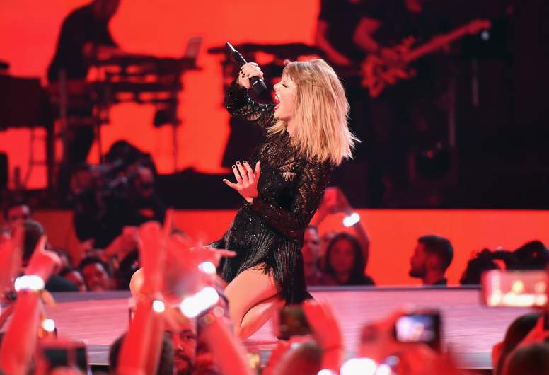 Taylor Swift snakes