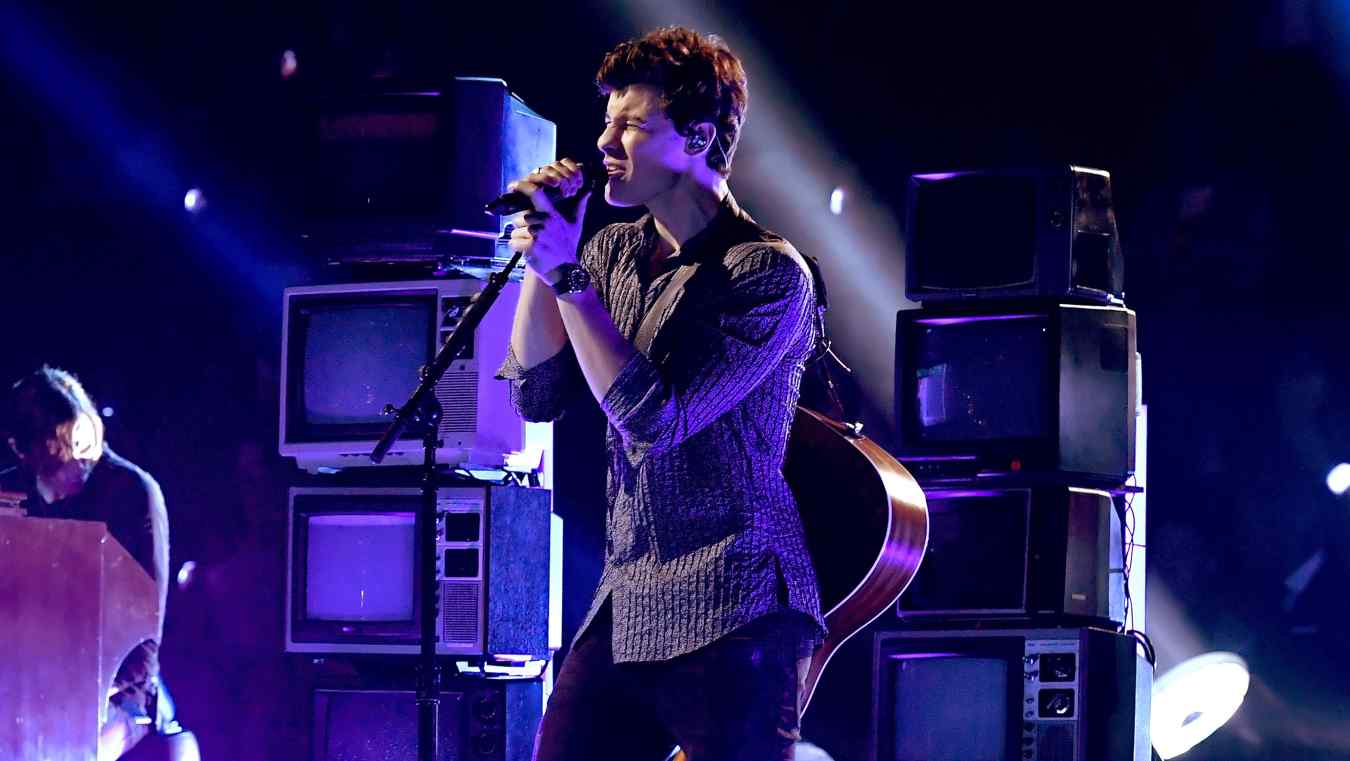 Shawn Mendes MTV VMAs, Shawn Mendes VMAs performance video, Shawn Mendes video