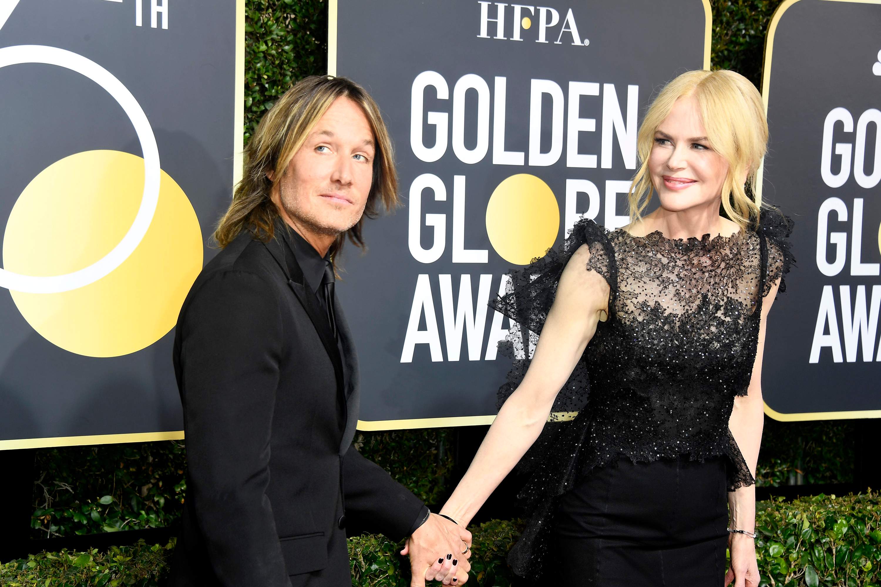 Golden Globes 2018 Protest, Stars Wearing Black At Golden Globes, Who Wore Black On Golden Globes Red Carpet, Actresses Wearing Black To Golden Globe Awards