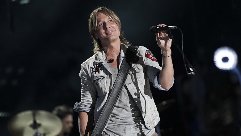 Watch CMA Fest Online