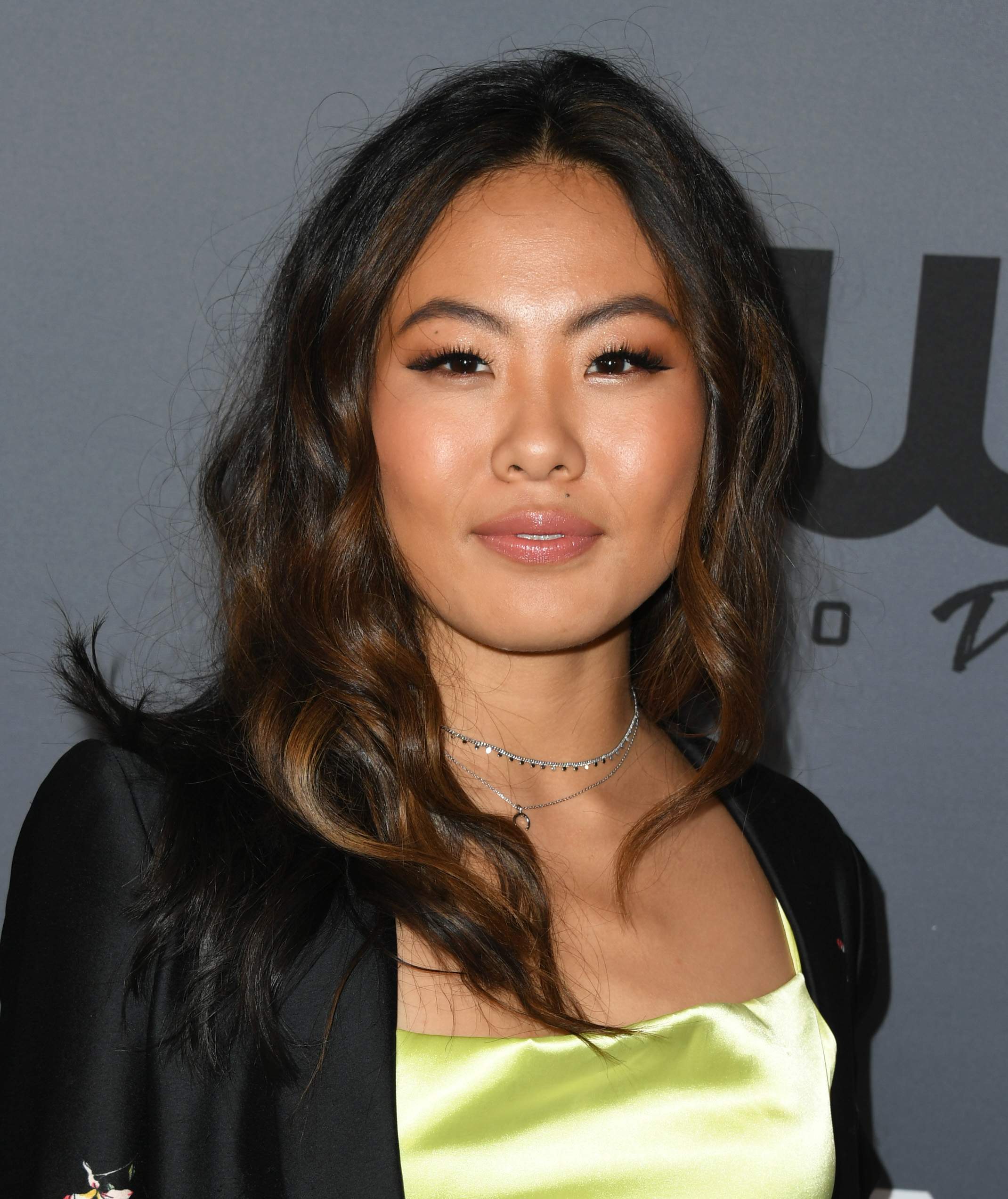 Nicole Kang as Mary Hamilton 