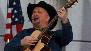 Garth Brooks peforms during the "We Are One: The Obama Inaugural Celebration At The Lincoln Memorial" on January 18, 2009