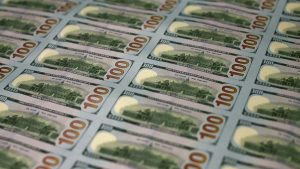 $100 bills
