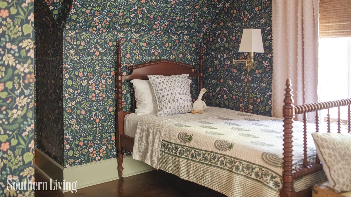 Mae Napier's big girl bed