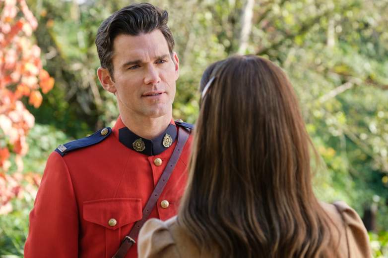 Nathan and Elizabeth on "When Calls the Heart"