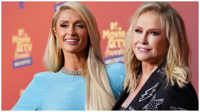 Paris Hilton and Kathy Hilton pose together.
