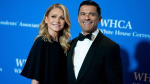 Kelly Ripa and Mark Consuelos arrive for the White House Correspondents' Association dinner in 2023.
