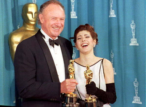 Gene Hackman and Marisa Tomei pose with their Oscars in 1993
