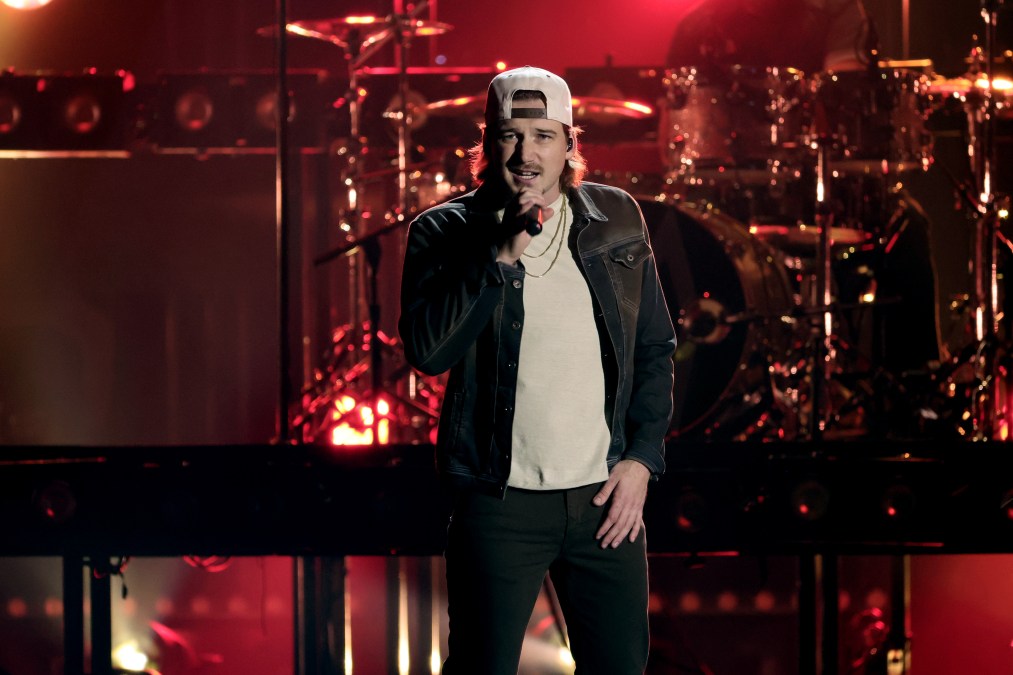 Morgan Wallen singing on stage