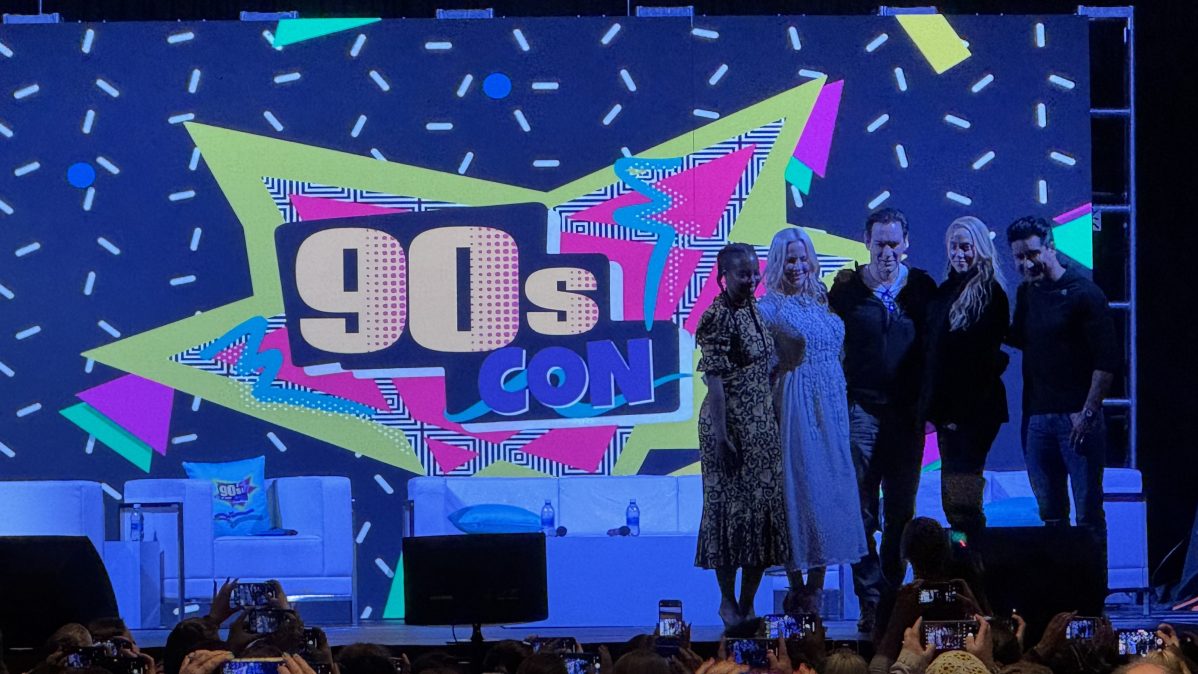 "Saved By the Bell" cast pose with actor Brittany Daniel and the 90s Con moderator