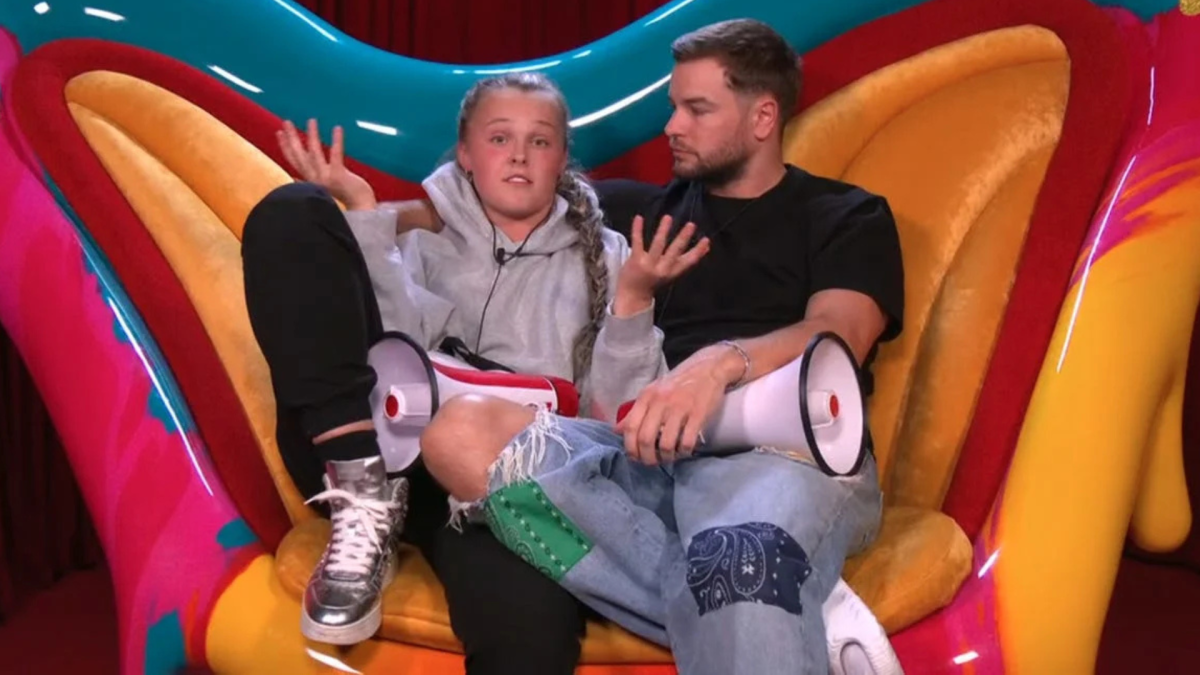 JoJo Siwa and Chris Hughes on Celebrity Big Brother UK 2025