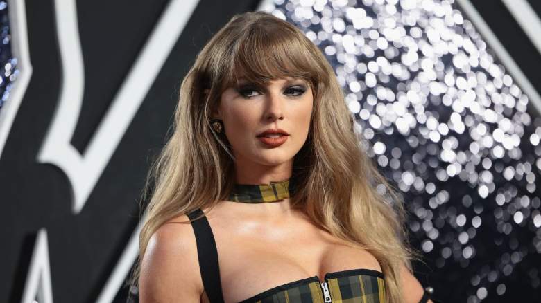 Taylor Swift attends the 2024 MTV Video Music Awards at UBS Arena on September 11, 2024