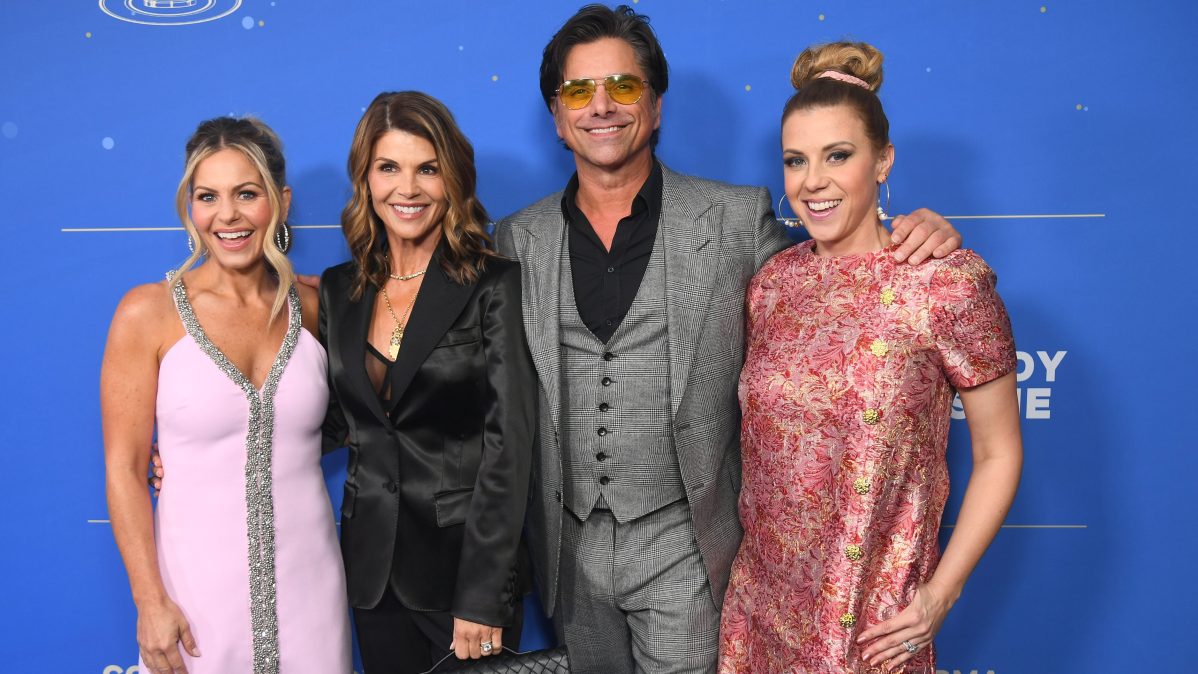 Full House cast poses at charity event