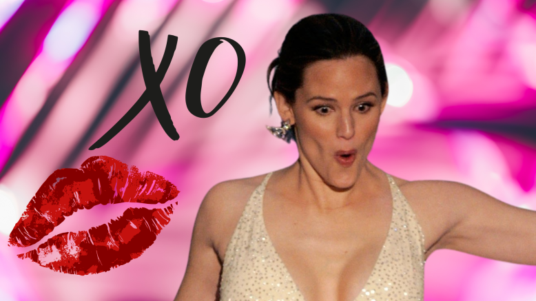 Jennifer Garner Shows Major PDA To Boyfriend In Rare Sighting