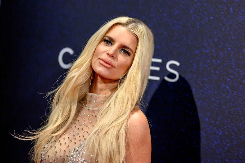 Jessica Simpson attends the 37th Annual Footwear News Achievement Awards 