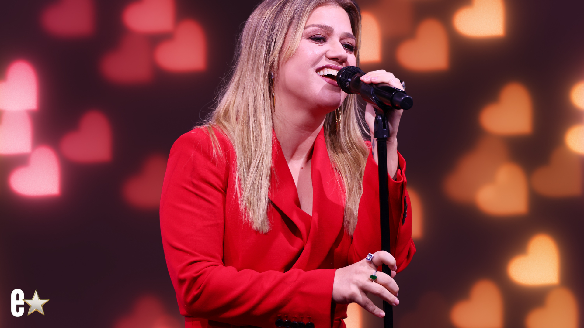 Kelly Clarkson dating life
