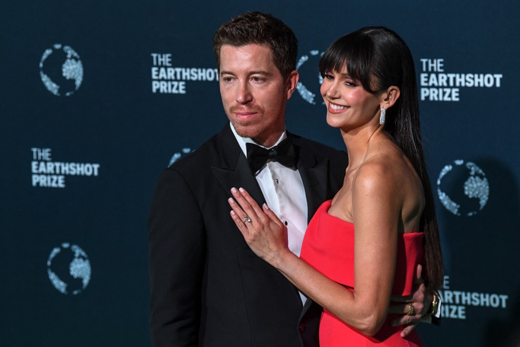 Canadian actress Nina Dobrev (R) and American American former snowboarder and skateboarder
Shaun White (L)