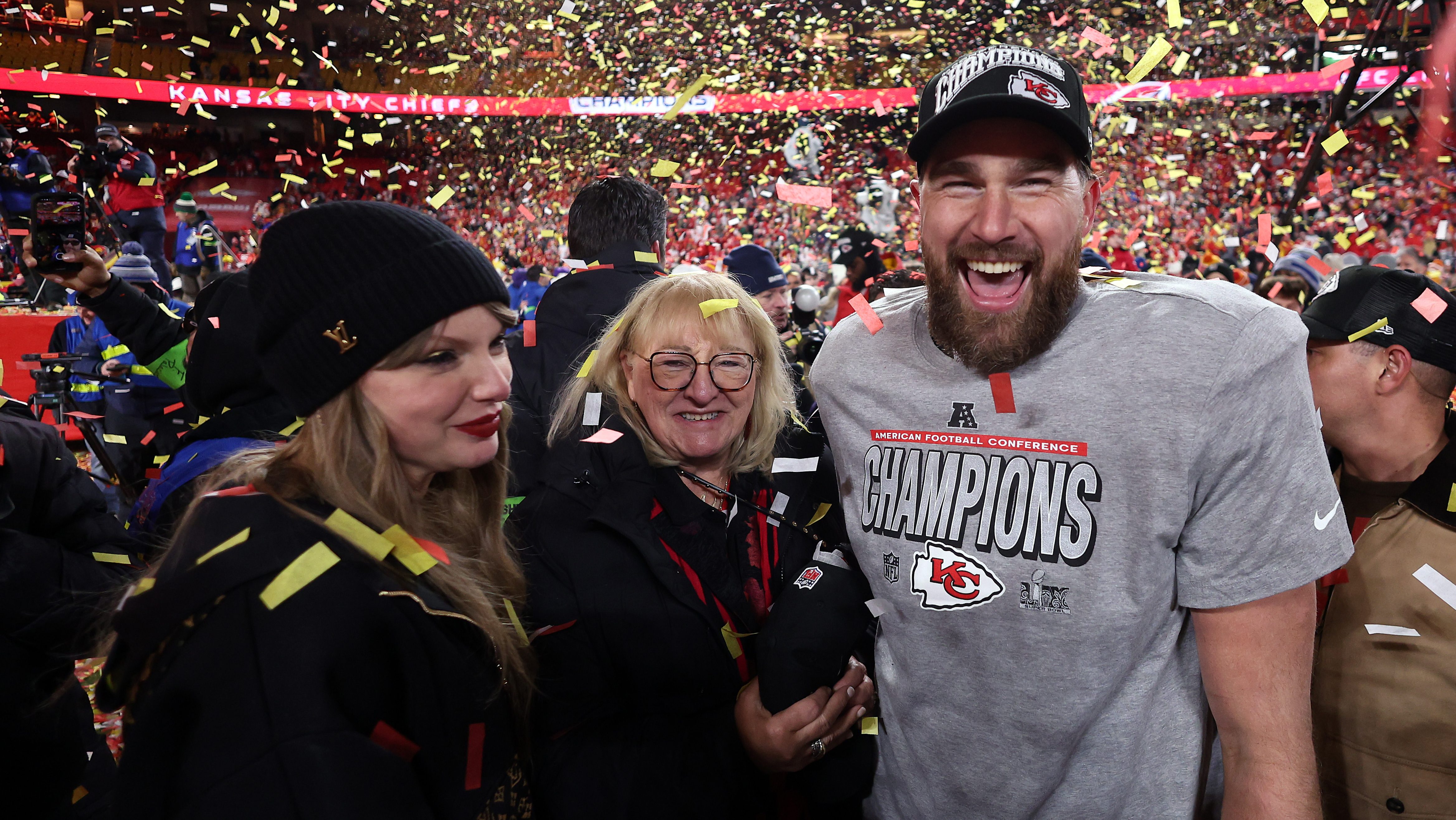 Taylor Swift Donna Kelce Travis Kelce