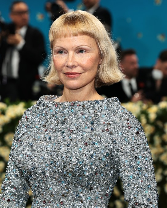  Pamela Anderson attends the 2025 Met Gala
