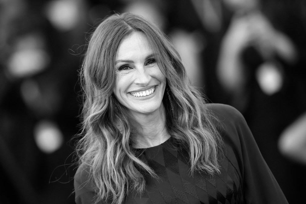 Julia Roberts attends the "After The Hunt" red carpet 