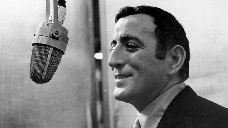 Tony Bennett singing in the '70s