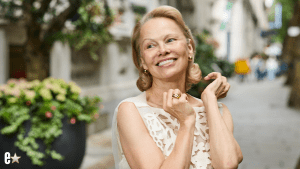 PHOTOS: Pamela Anderson’s Most Gorgeous Makeup-Free Looks Through the Years