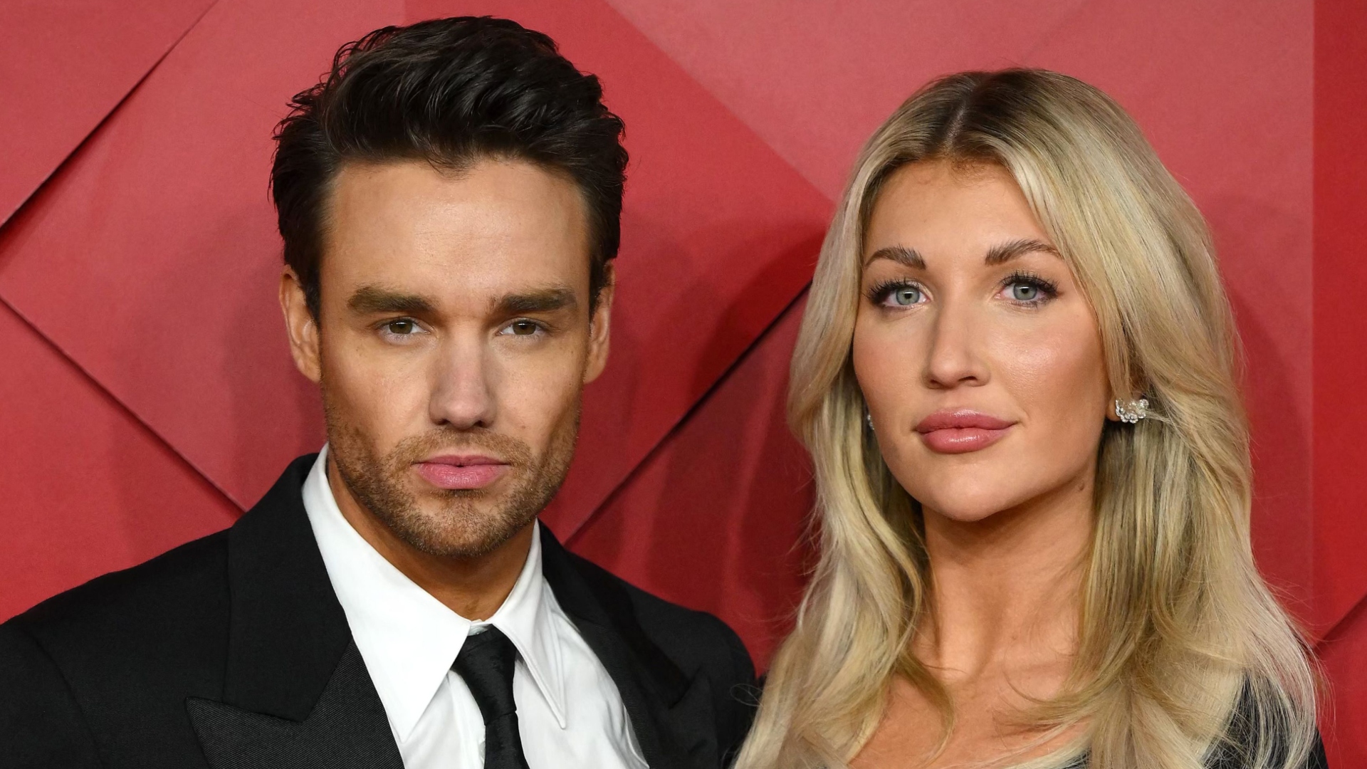 Liam Payne and Kate Cassidy post for photo