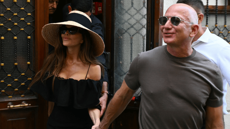 Jeff Bezos attends mother's funeral
