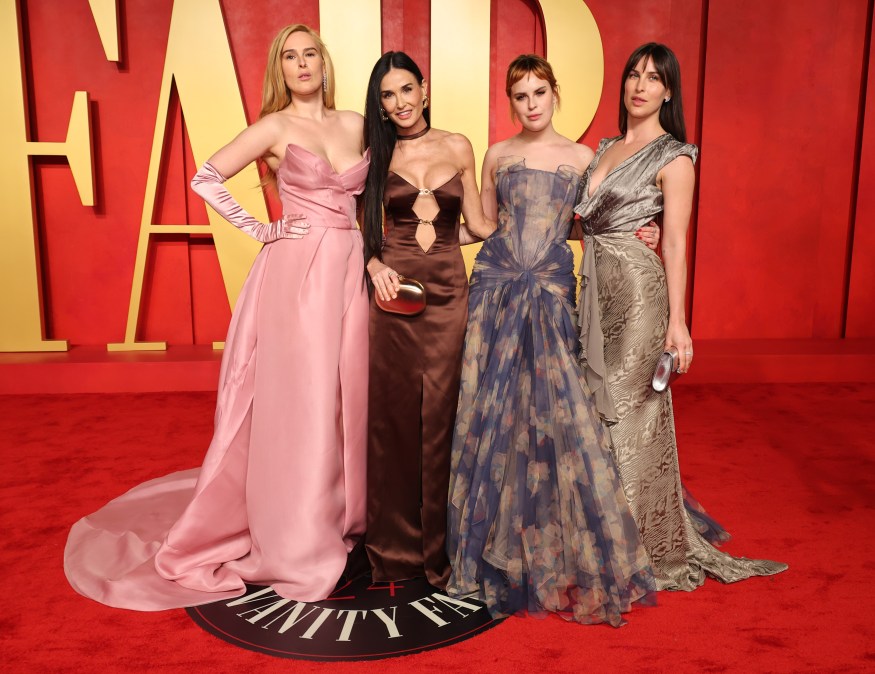 Rumer Willis, Demi Moore, Tallulah Willis, and Scout LaRue Willis 