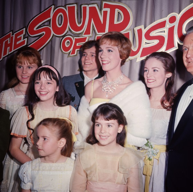 Heather Menzies, Angela Cartwright, Kym Karath, Nicholas Hammond, Julie Andrews, Debbie Turner, Charmian Carr