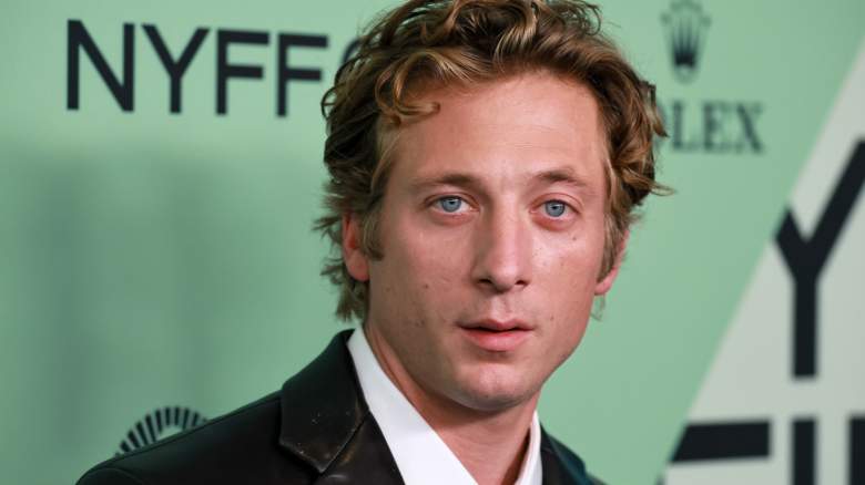 Jeremy Allen White attends an event