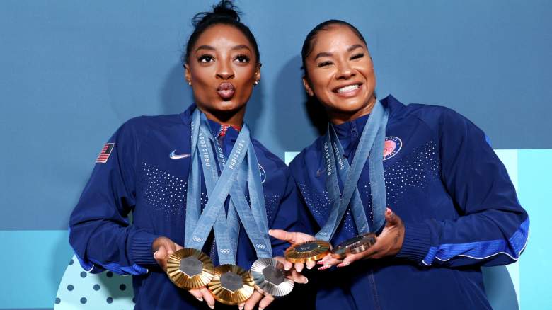 Simone Biles and Jordan Chiles pose with their medals