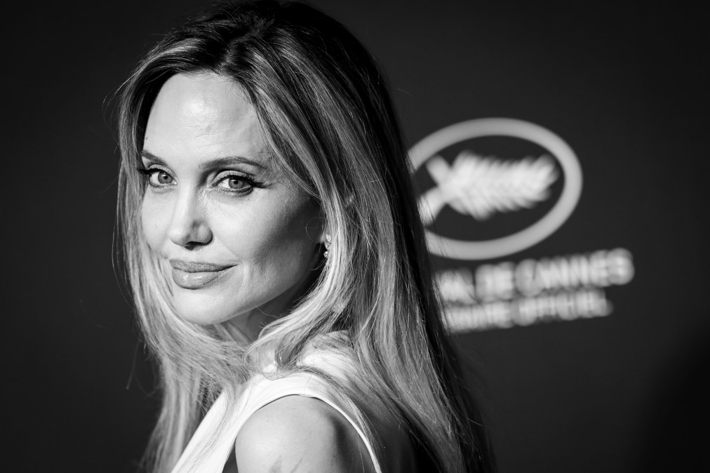 Angelina Jolie attends the photocall for the Chopard Trophy 