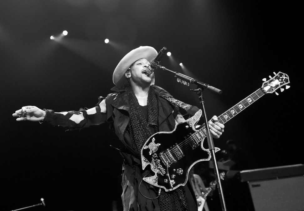 Recording artist D'Angelo performs at The Chelsea at The Cosmopolitan of Las Vegas on August 21, 2015 in Las Vegas, Nevada.  