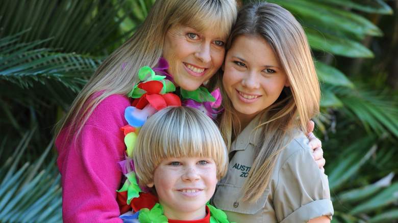 Terri Irwin and her children Robert and Bindi smiling
