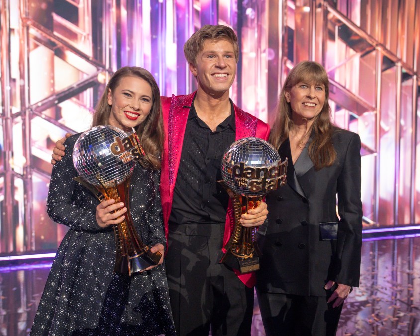 BINDI IRWIN, ROBERT IRWIN, TERRI IRWIN
