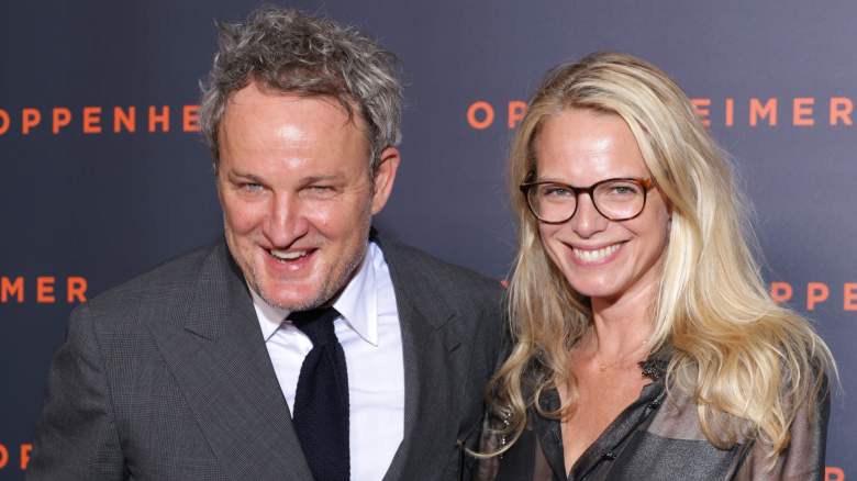 Jason Clarke and Cécile Breccia.