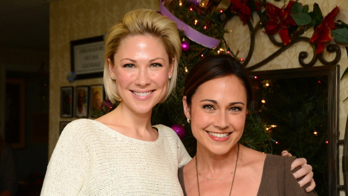 Desi Lydic & Nikki DeLoach