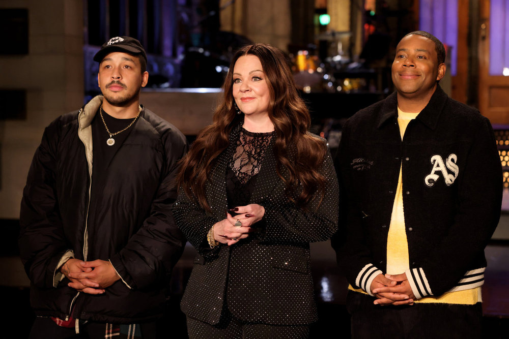Musical guest Dijon, host Melissa McCarthy, and Kenan Thompson during Promos
