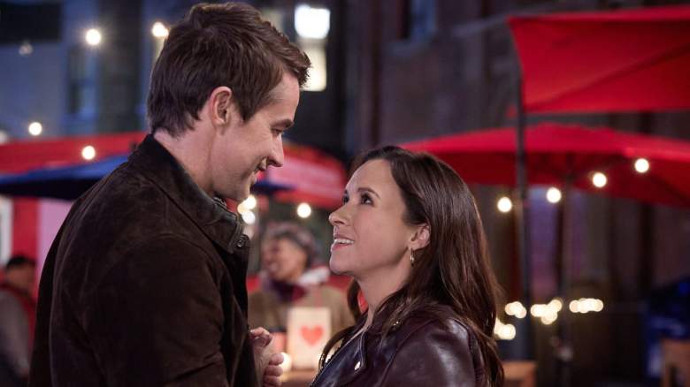 Robert Buckley and Lacey Chabert