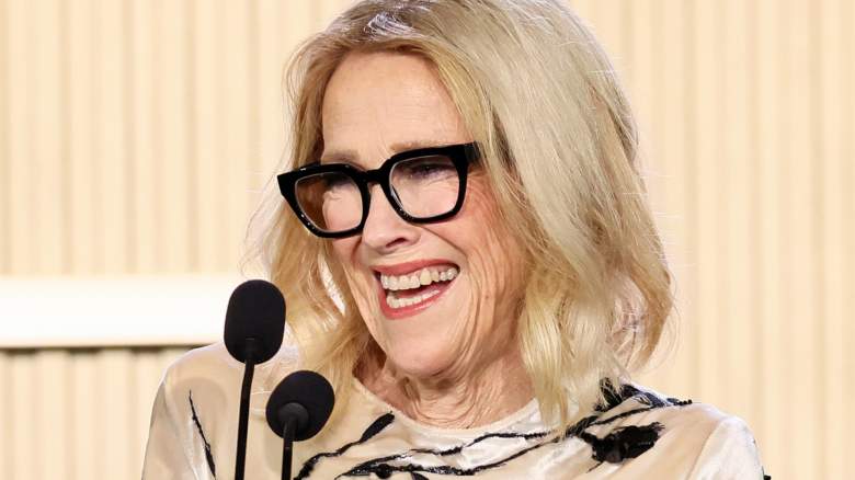 Catherine O’Hara smiling as she accepts an award