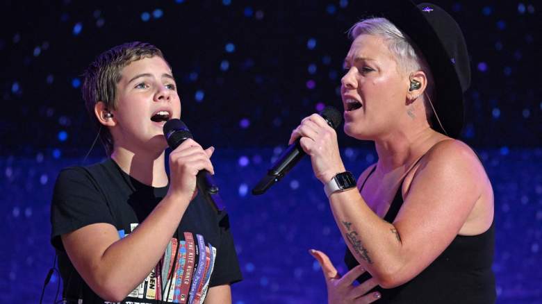 Pink and her daughter Willow perform onstage