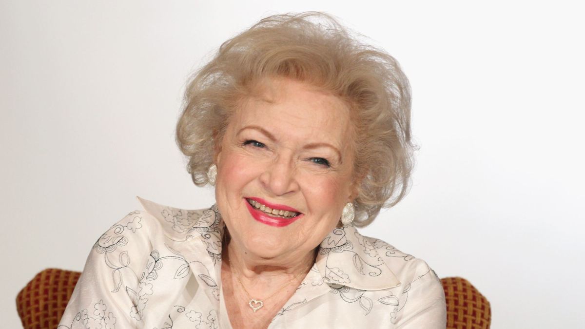 Jennifer Love Hewitt, Betty White