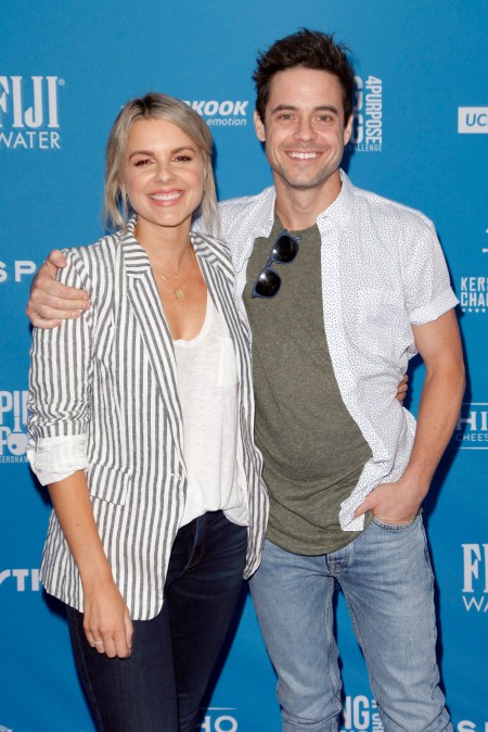 Bachelorette favorite Ali Fedotowsky-Manno toothless while laughing about her surprising dental story.