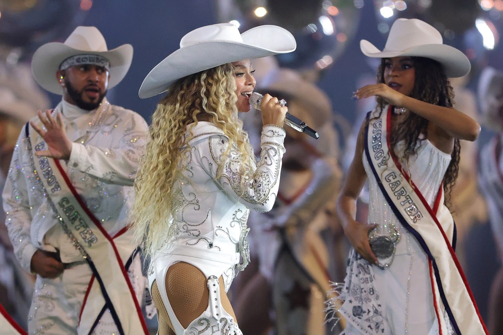 Beyoncé performs with daughter Blue Ivy during the NFL Christmas Day halftime show in Houston
