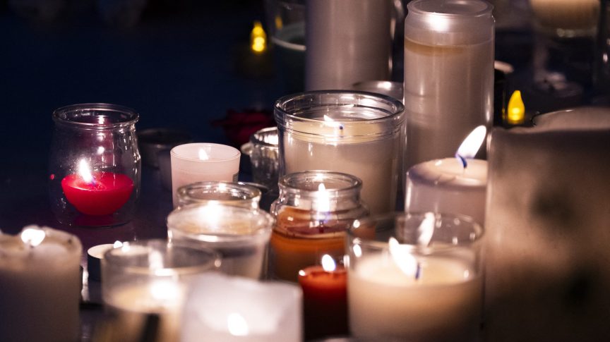 Candles for Lee Sang-bo.