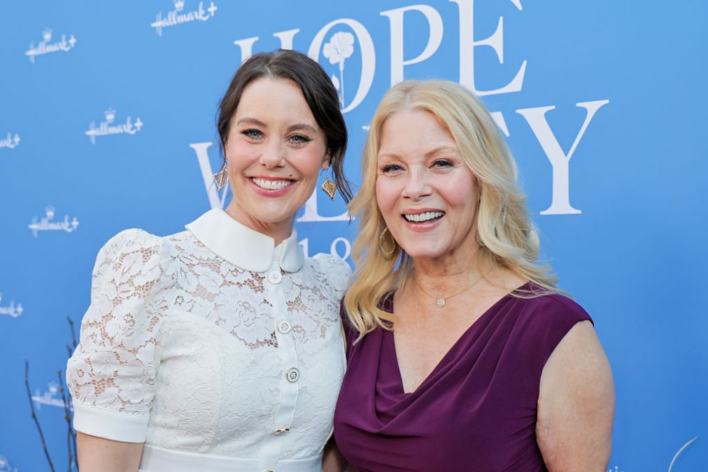 Ashley Williams and Barbara Niven